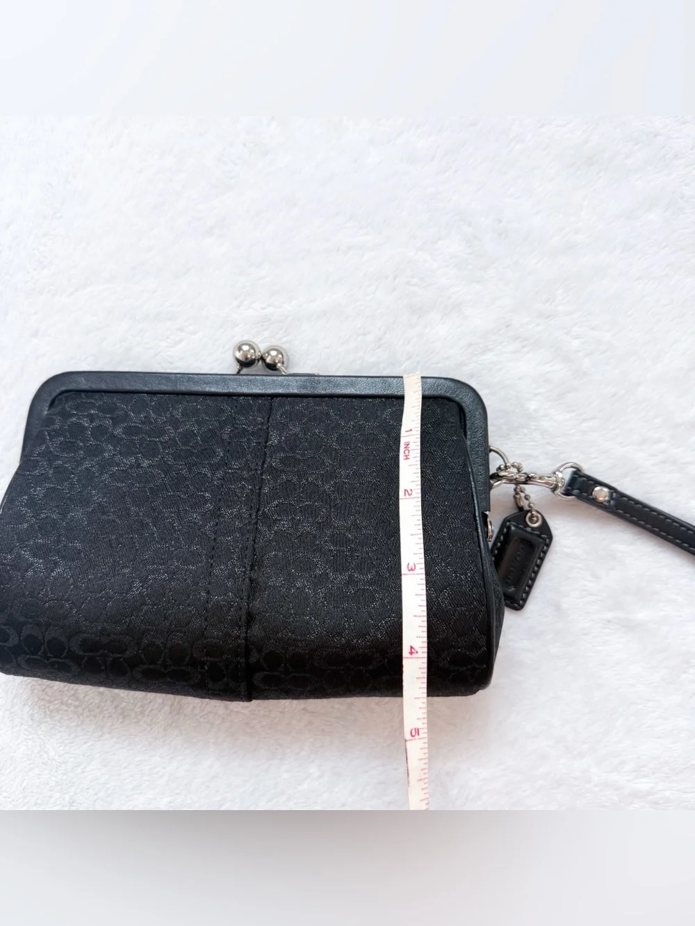 Vintage Coach Y2K Black Optic Lurex Framed Soho Kisslock Clutch Wristlet EUC